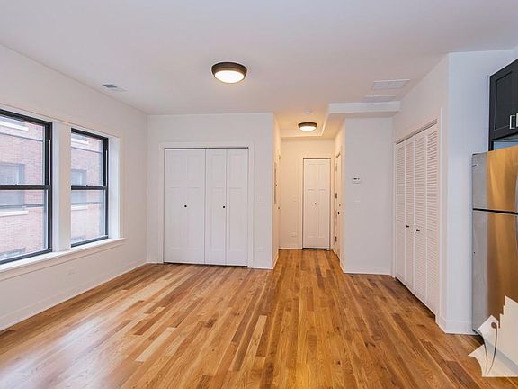 4th image of 2201 W Eastwood Ave #2NE