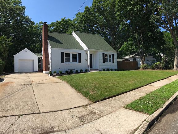 2nd image of 1797 Park Ave