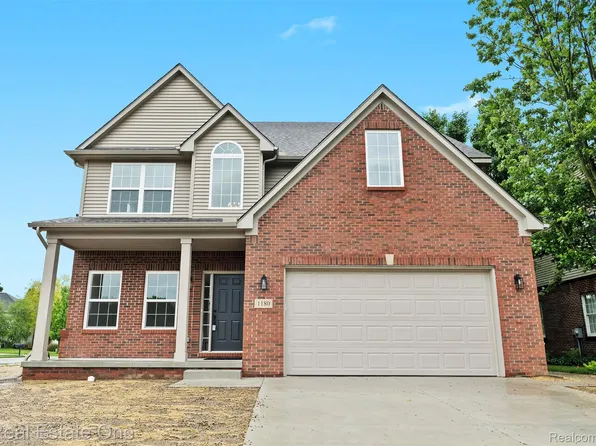 1180 Horseshoe Dr, South Lyon, MI 48178