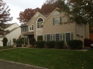 3 Dawn Dr, Emerson, NJ 07630