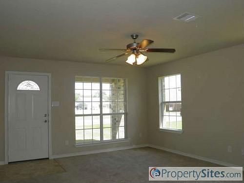 3rd image of 1022 Crested Point Dr