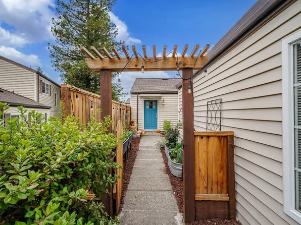 1602 Yardley Street, Santa Rosa, CA 95403