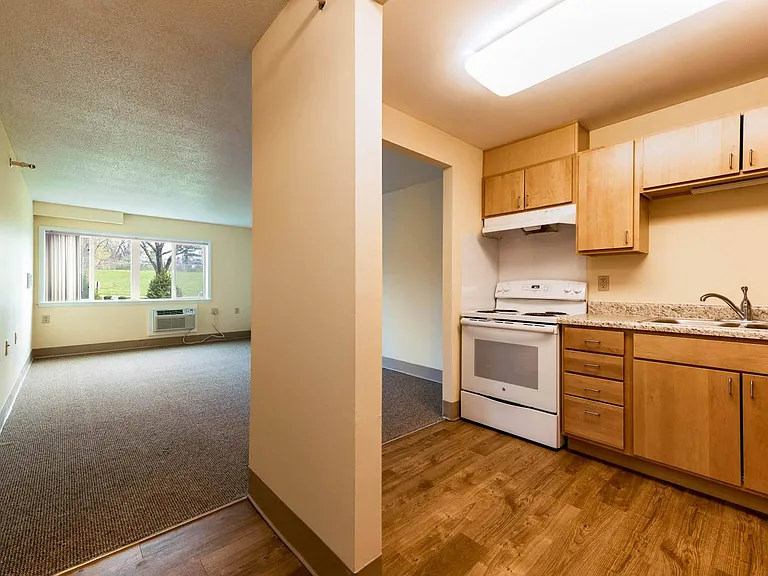 Courtyard Apartments — Photo 8