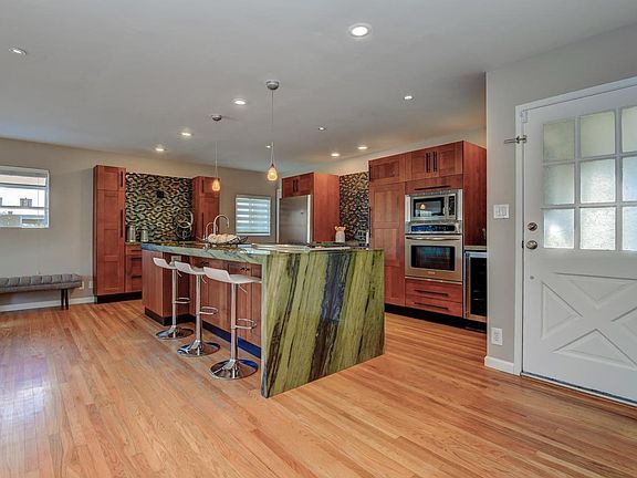3rd image of 5295 Keene Dr