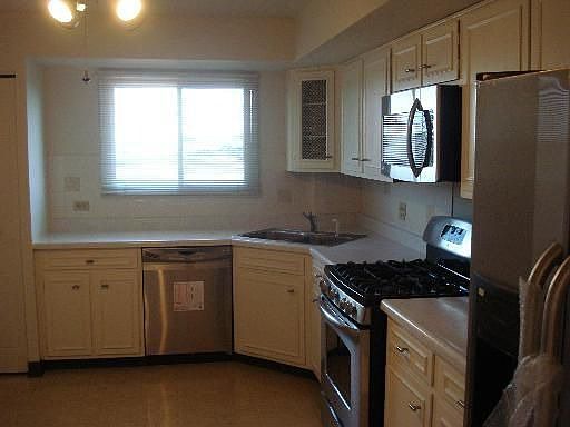 5th image of 235 Marengo Ave #7AN