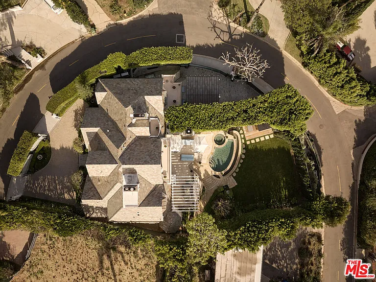 541 Paseo Miramar — Photo 32