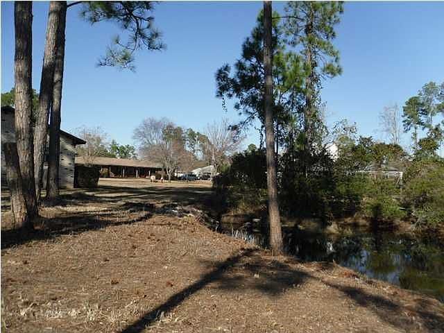 2nd image of 33 Arapaho Dr