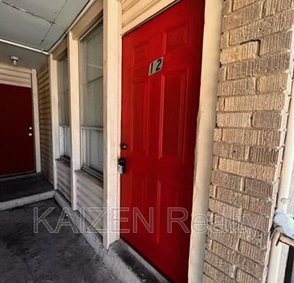 151 N Belvedere Blvd — Photo 2