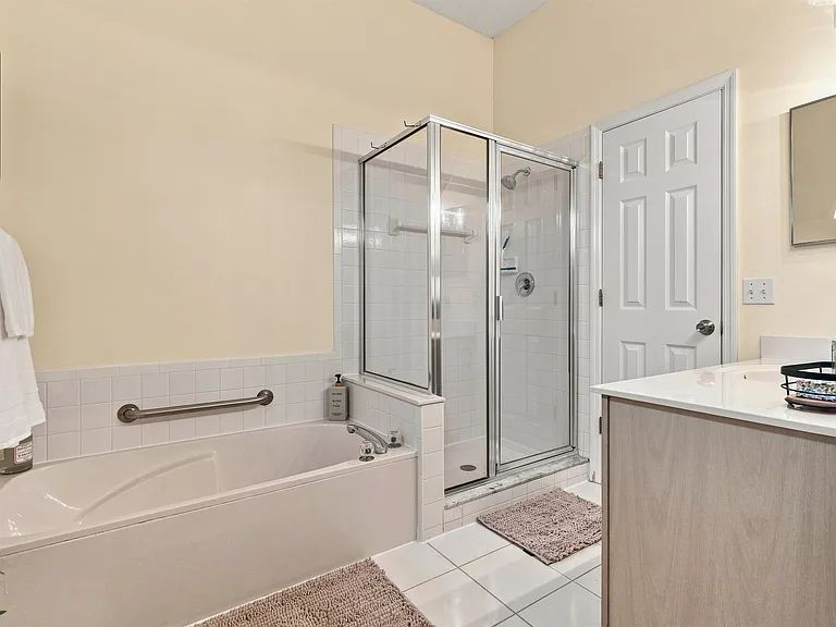 233 Kingston Dr — Photo 29