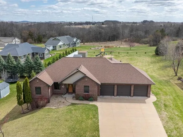 1265 Reddy Dr, Platteville, WI 53818