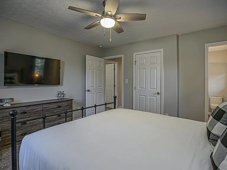 941 Pine Mnr — Photo 23