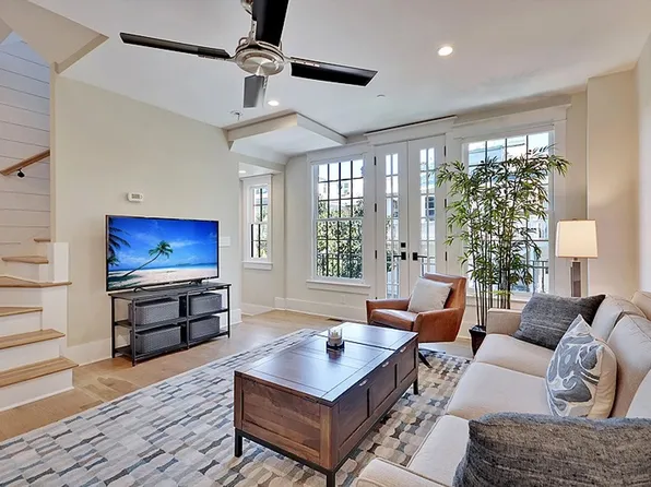 8 Catfiddle St, Charleston, SC 29403