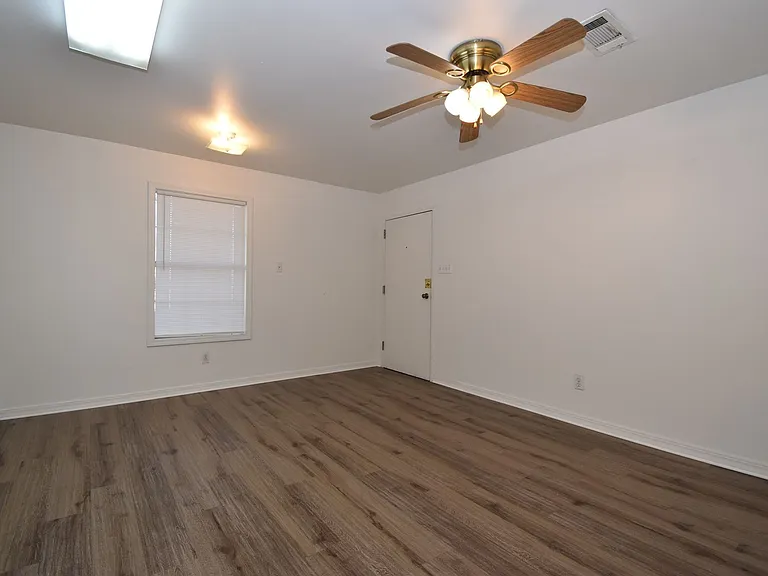 603 S Vienna St — Photo 5