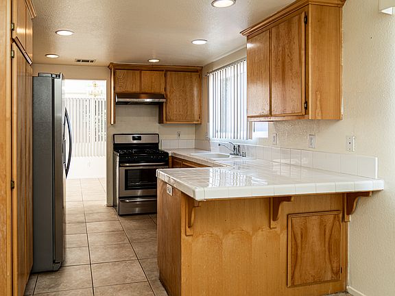 4th image of 25351 Toluca Dr