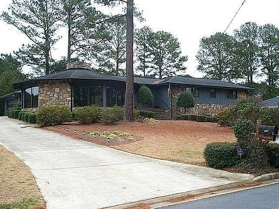 5th image of 3680 Sandhill Dr SE