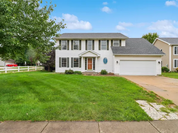 1001 N 9th St, Indianola, IA 50125