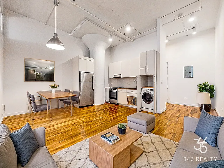 315 Seigel St #319 — Photo 1