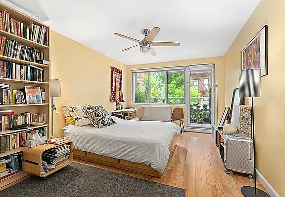 3rd image of 525 E 11th St APT 3F