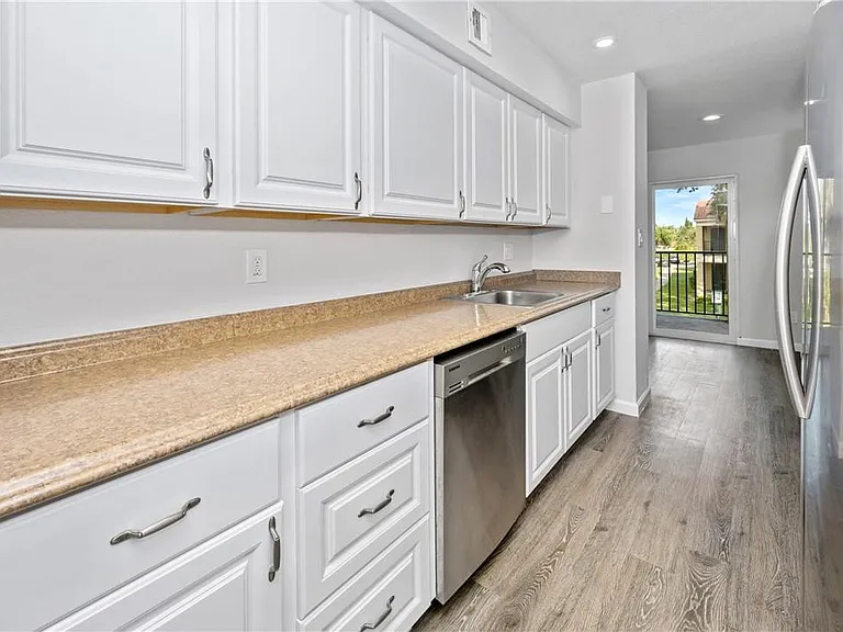 799 Riverside Dr #1021 — Photo 14