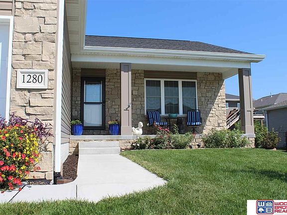 2nd image of 1280 Oakview Dr