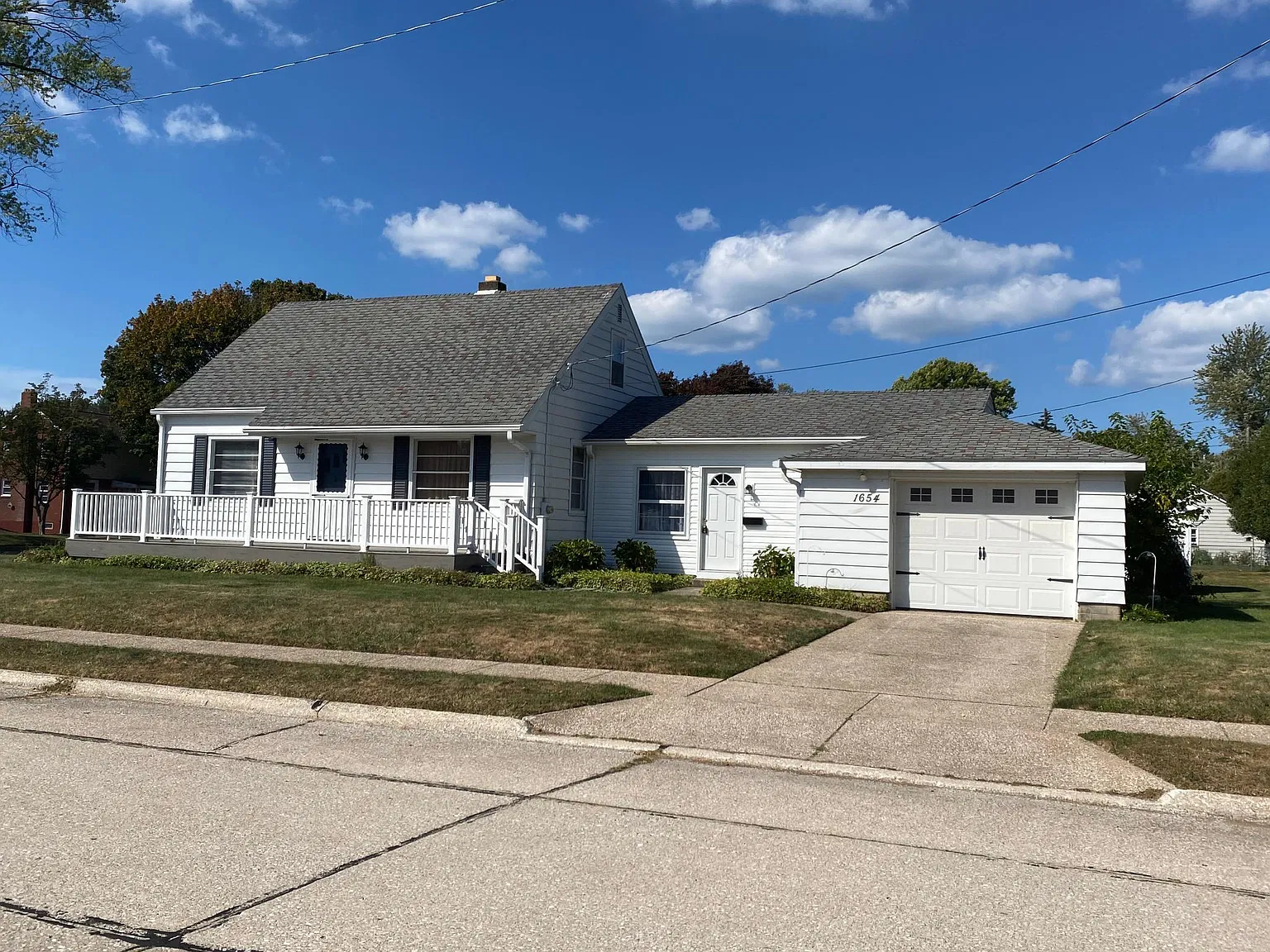 3 bed, 1297 sqft, $1,500 — Photo 1