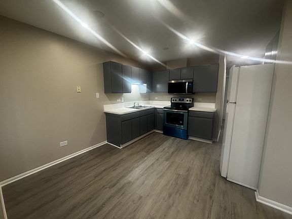 2nd image of 2820 Jackson Ave