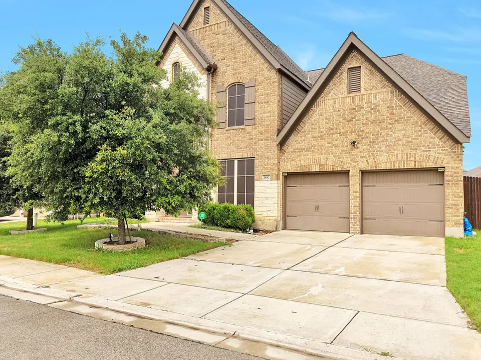 2882 Coral Sky Dr