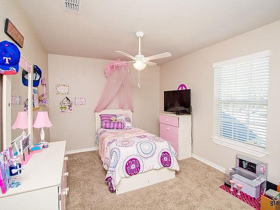 5th image of 358 Carriage Ln