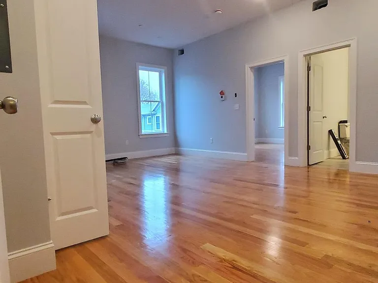 18 Murdock St #8 — Photo 7