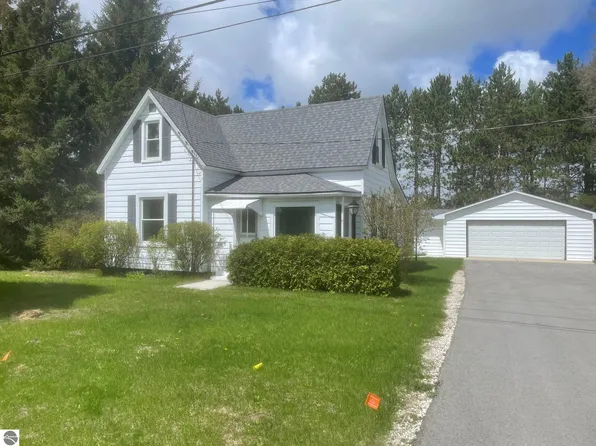 20370 Honor Hwy, Interlochen, MI 49643