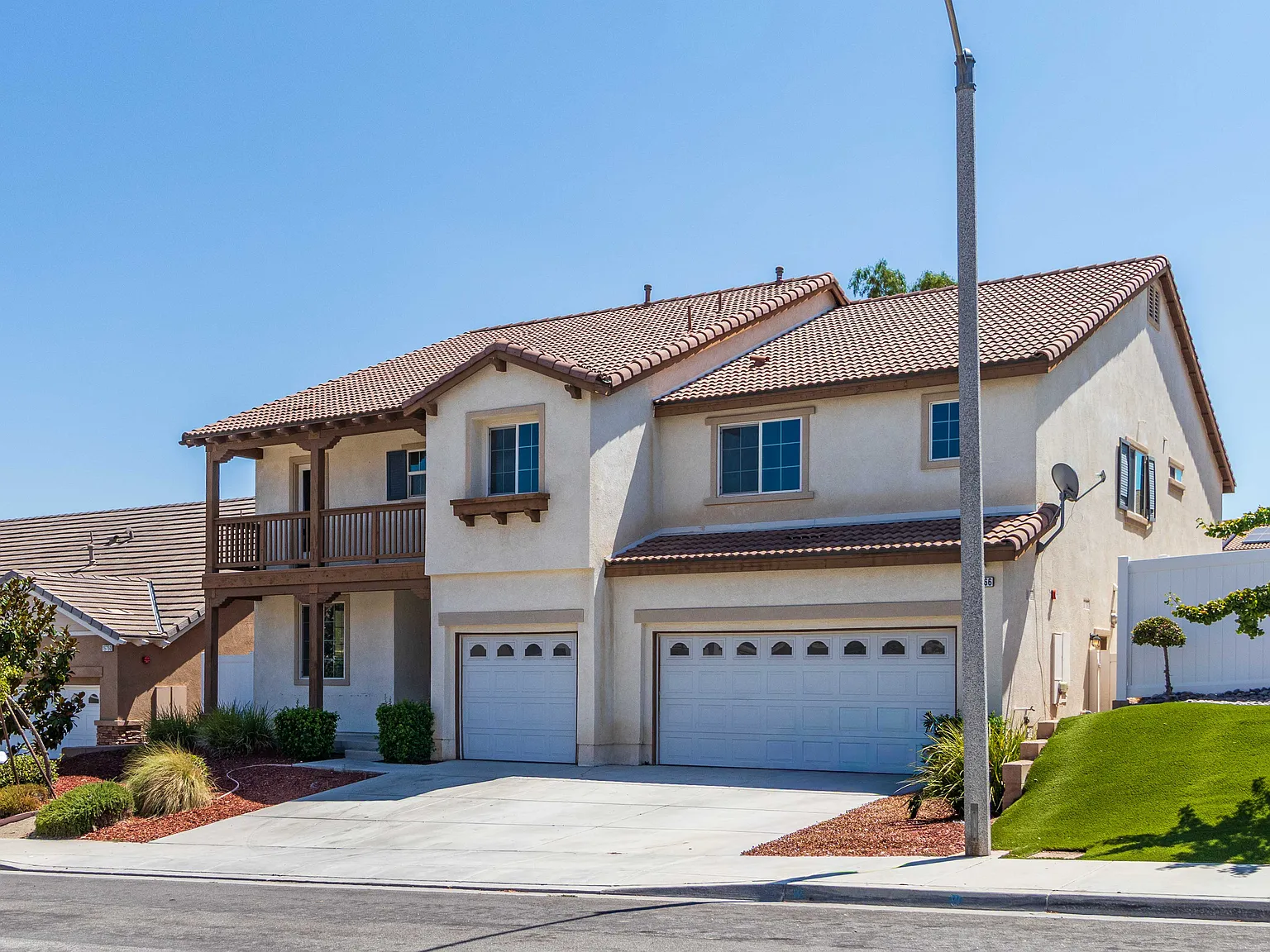6 bed, 4423 sqft, $4,200 — Photo 4