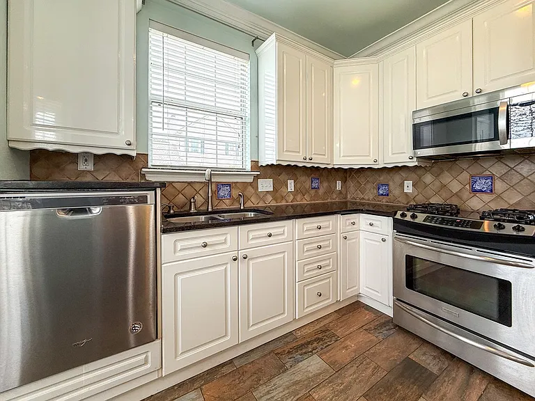 1836 Kensal Green Dr — Photo 13