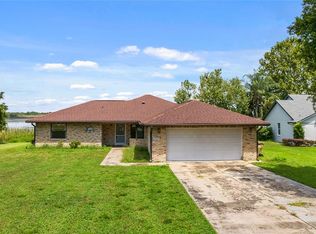 36850 Lake Yale Dr, Grand Island, FL 32735