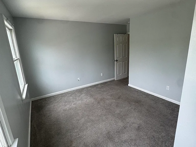 325 N Ohio Ave — Photo 22