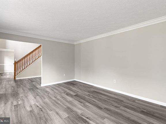 5th image of 412 Grasmere Dr