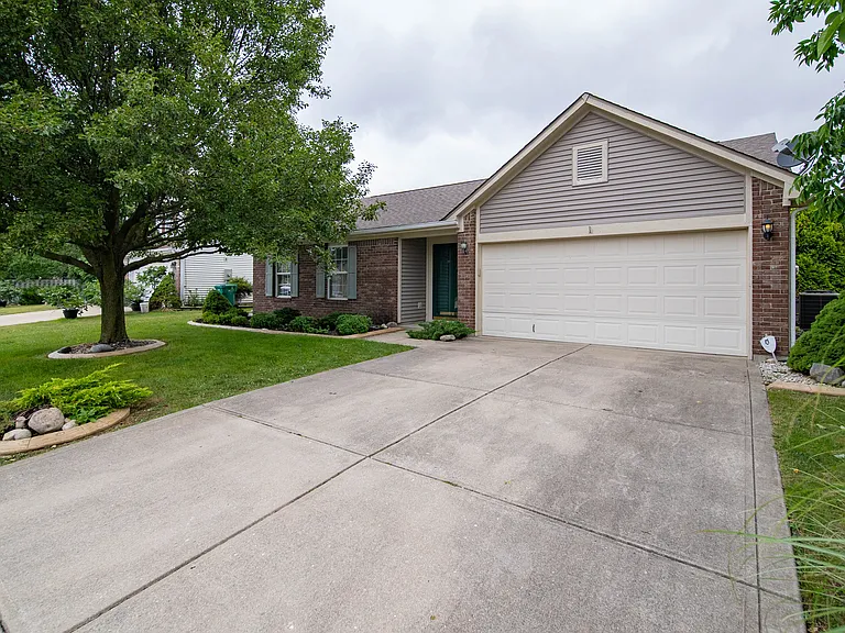 6660 W Denton Dr — Photo 2
