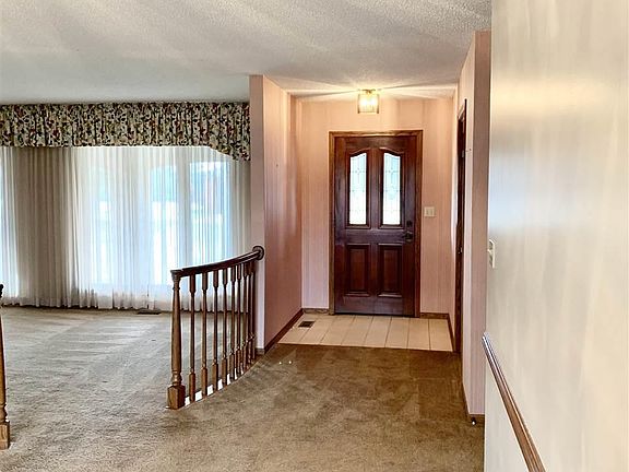4th image of 4100 Pinewood Ln