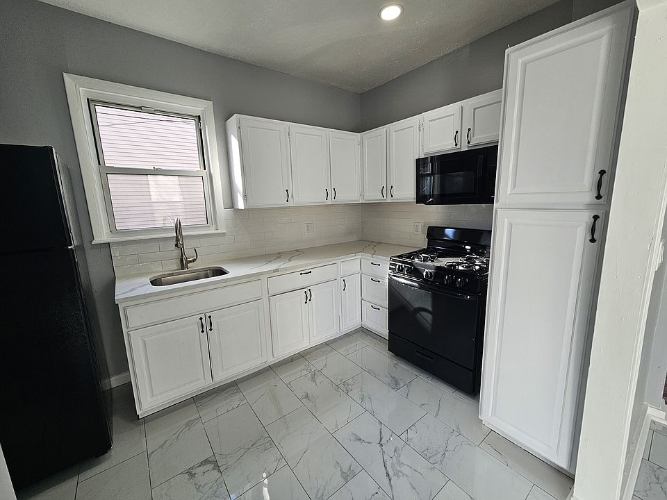 1st image of 130 Rosette St #1H