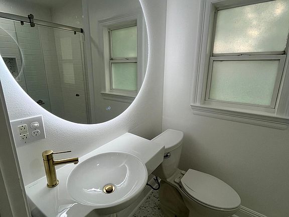 2nd image of 347 22nd St #1/2