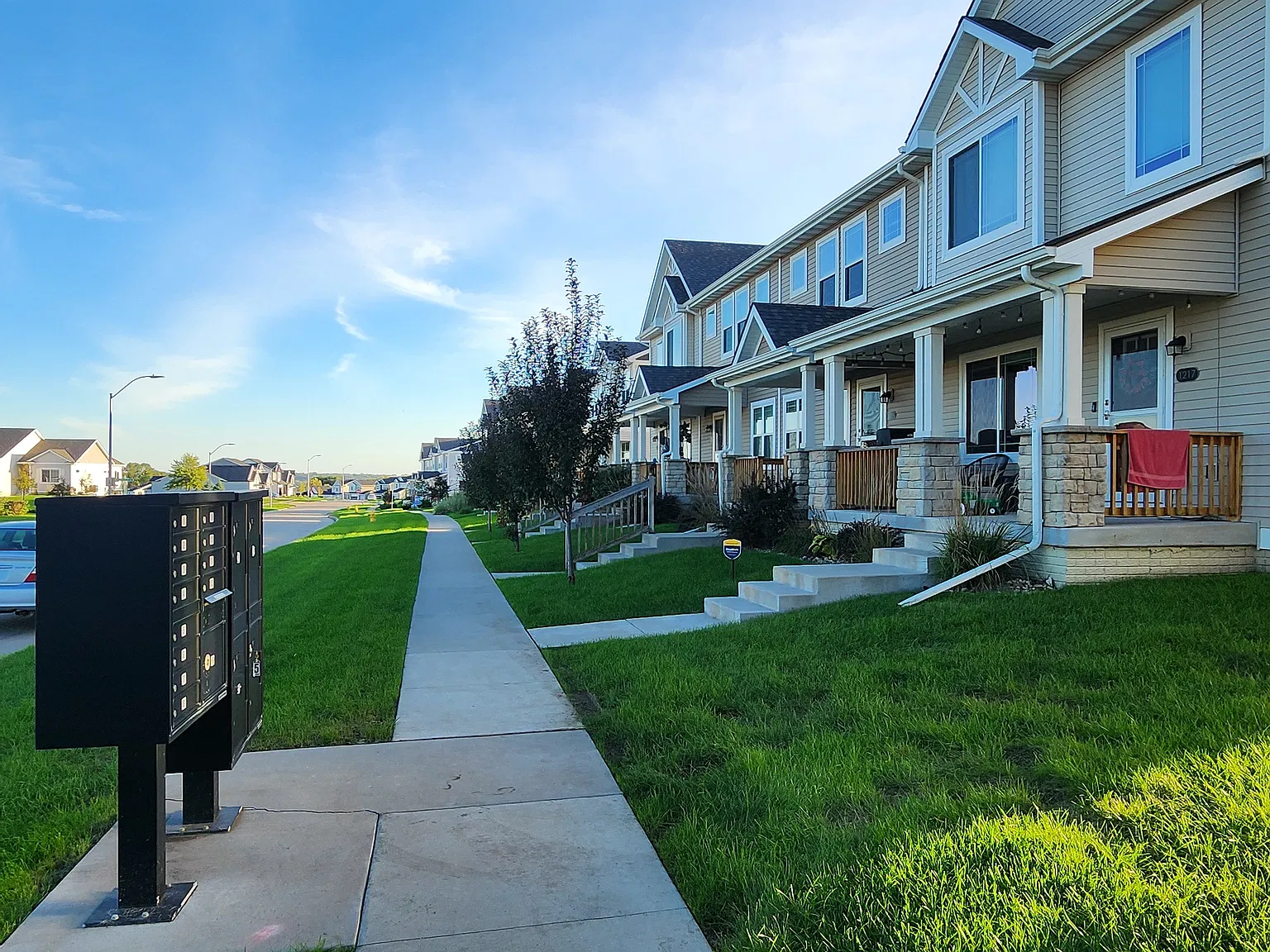 4 bed, 3.5 bath, 1678 sqft, $2,350 — Photo 4