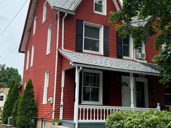 44 S 6th St, Quakertown, PA 18951
