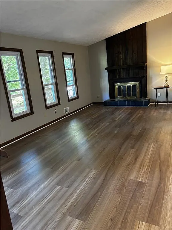 3 bed, 2.0 bath, 1650 sqft, $2,250 — Photo 3