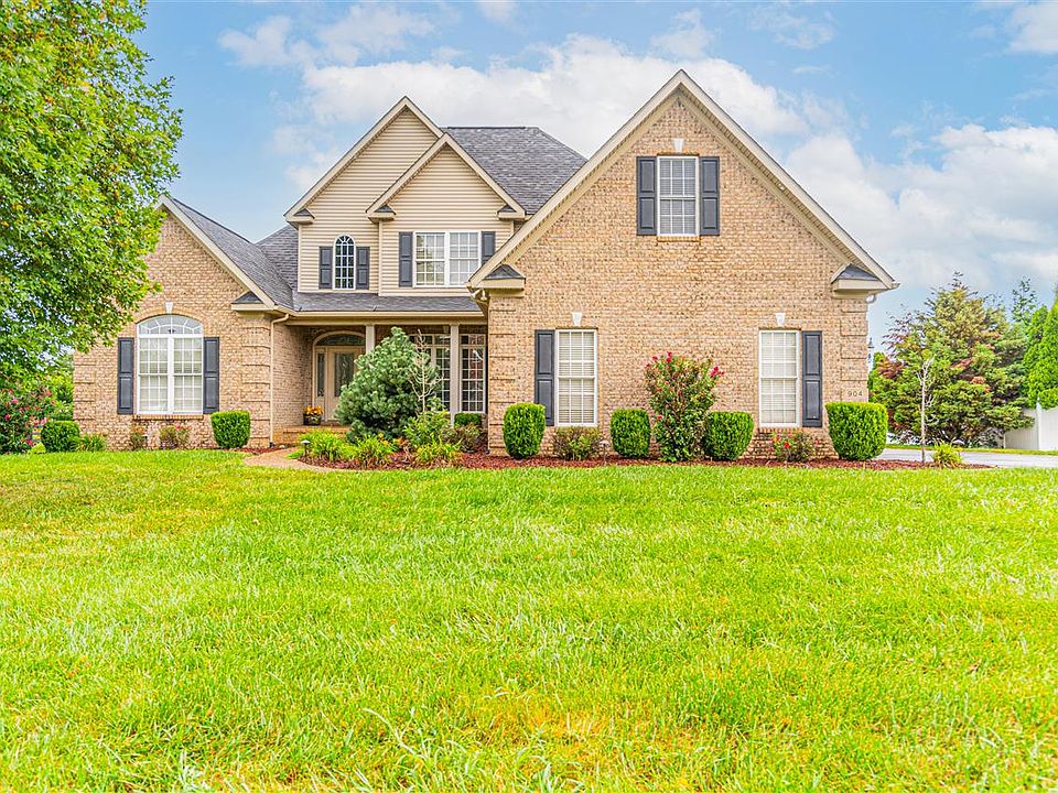 1st image of 904 Poppy Hills Ct