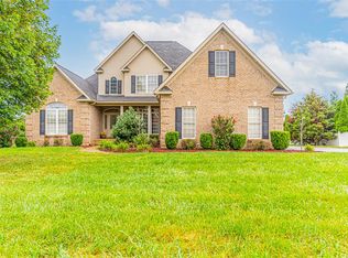 904 Poppy Hills Ct, Bowling Green, KY 42104