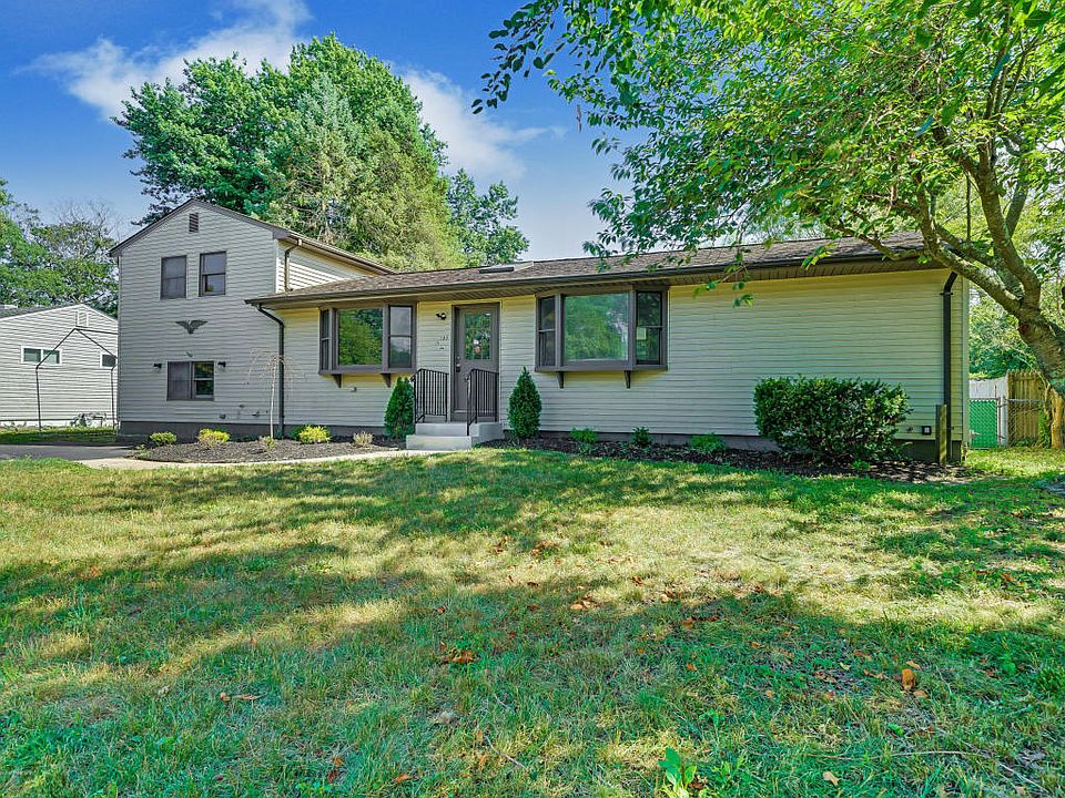 1st image of 123 Shelley Ln