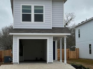 56 Trinity Cir, Lockhart, TX 78644