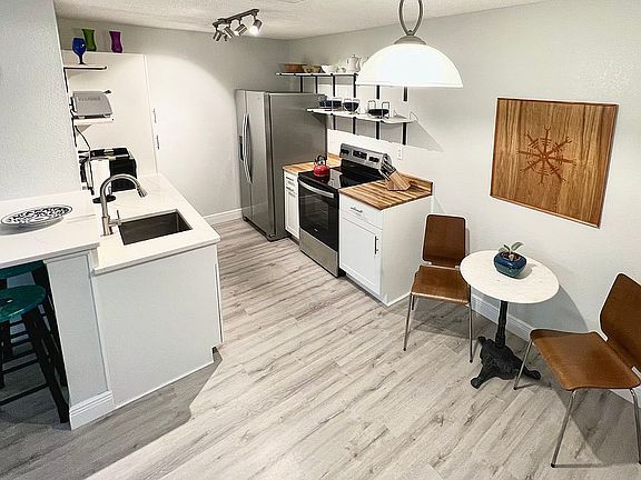 2nd image of 10263 Gandy Blvd N APT 311