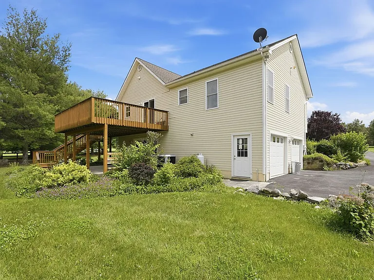 131 Stonedown Ln — Photo 24