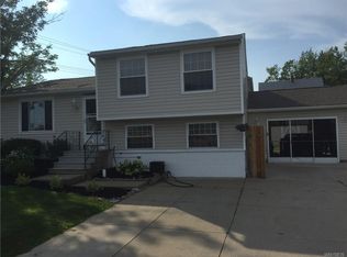 4264 Polly Ln, Hamburg, NY 14075