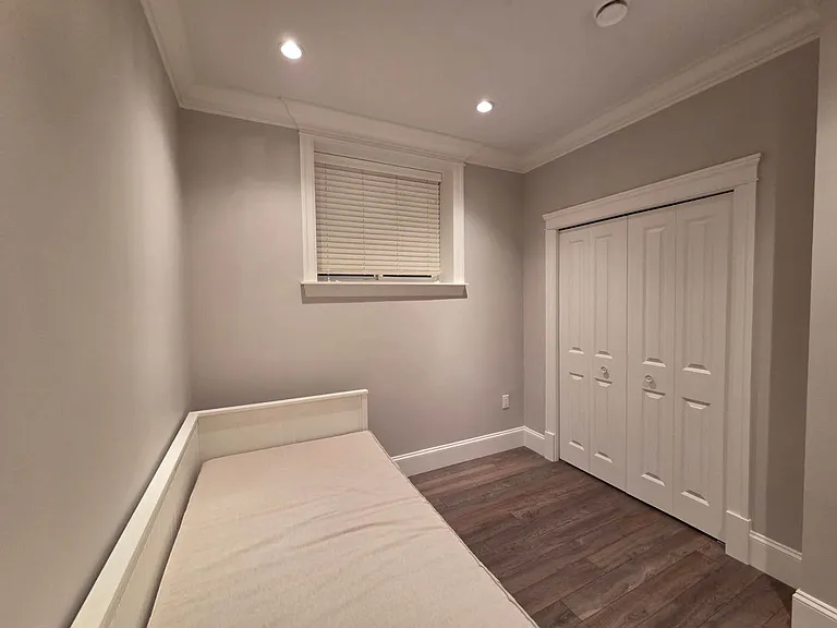 4758 Bond St — Photo 10
